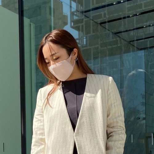 ピンクマスクはダサい 人気のコーデや洗えるマスクをご紹介